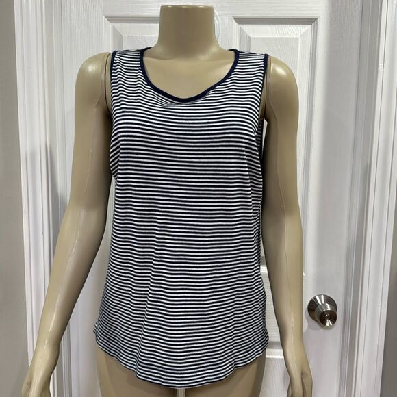 THEORY NAVY BLUE TANK TOP. - Picture 1 of 7